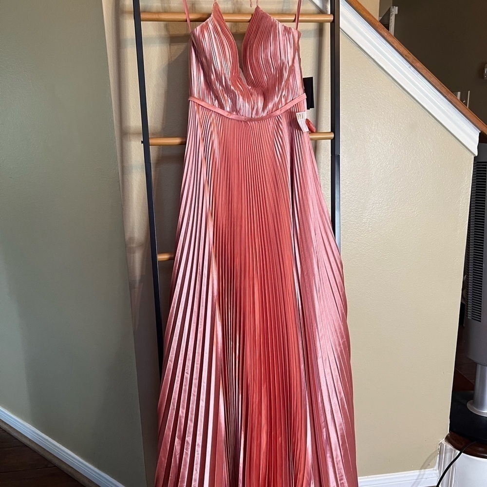 $150 firm. Today only ! New Ieena for MacDuggal Plunge Neck Pleated Gown Size 2 - Picture 4 of 14